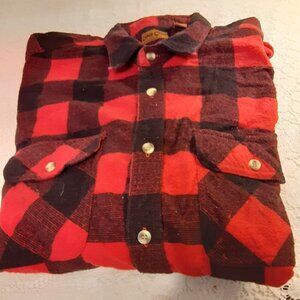 Cobra Creek (XL) Men's Red & Black Long Sleeve Flannel Shirt w/2 Front Pockets.